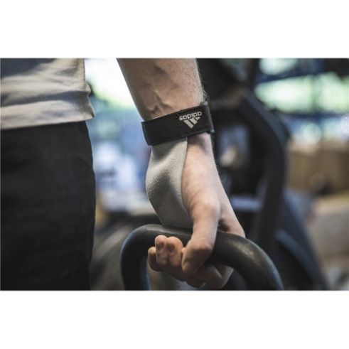 ADAC-13151 Накладки на ладонь для захвата Adidas, кожа – размер S/M (пара)