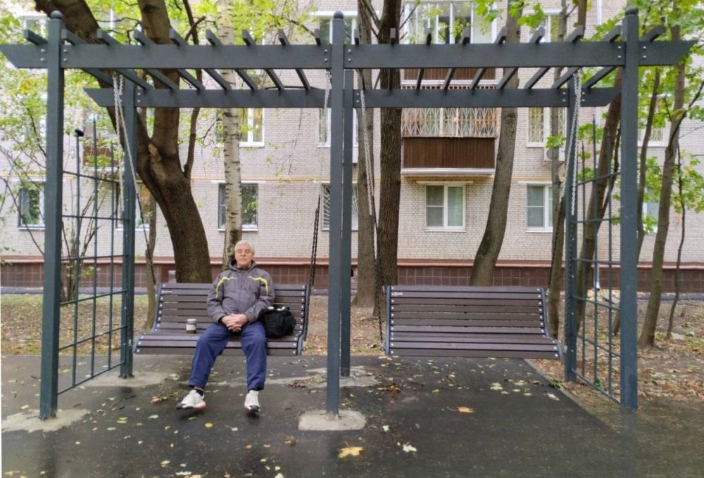 Фотографии Качели садово-парковые «Зимний сад» двойные