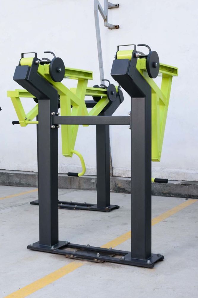 Фотографии Уличный тренажер Тяга к поясу стоя с переменной нагрузкой