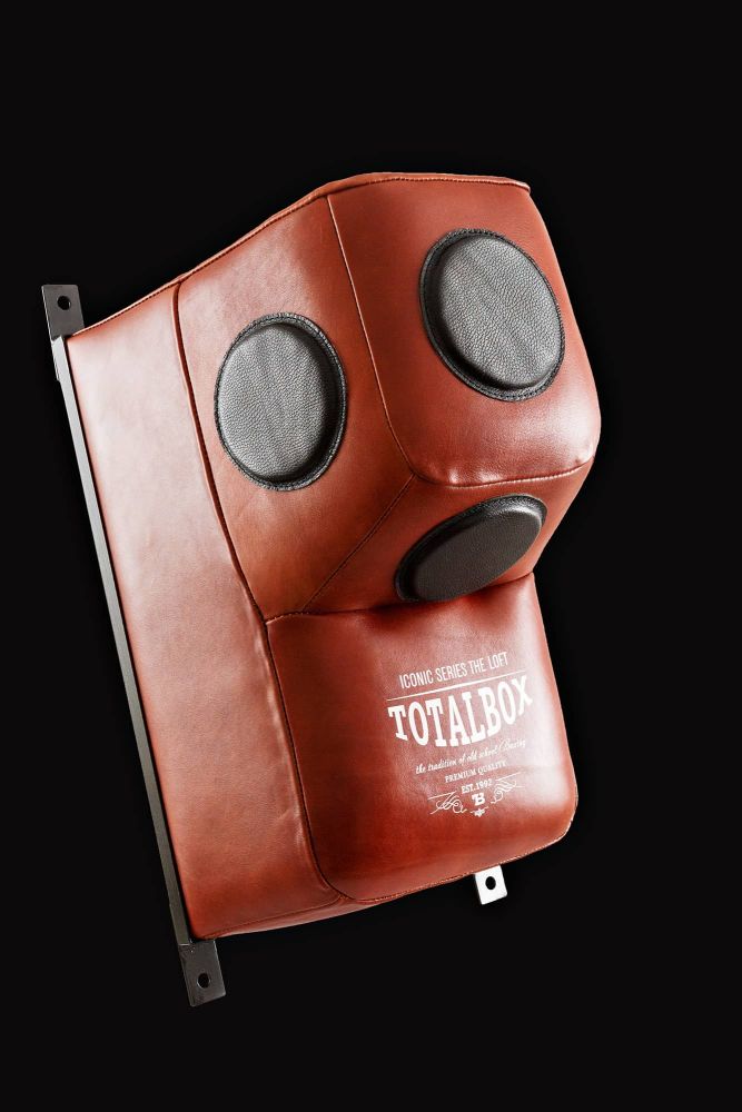 Фотографии Подушка кожаная боксерская LOFT г-образная с мишенями Totalbox ПНКГМ ЛФ 40х60х46 черный, коричневый