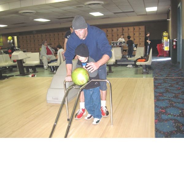 Устройство для игр с мячом / шаром