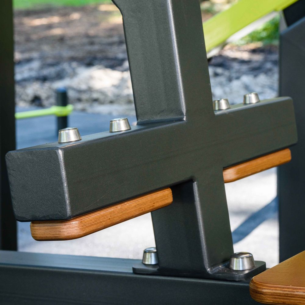 Фотографии Уличный тренажер Вертикальная тяга с переменной нагрузкой