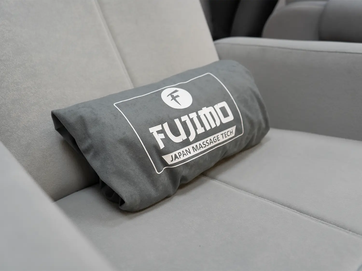 Универсальный чехол для кресла FUJIMO PROTECT-C M Стандарт Серый