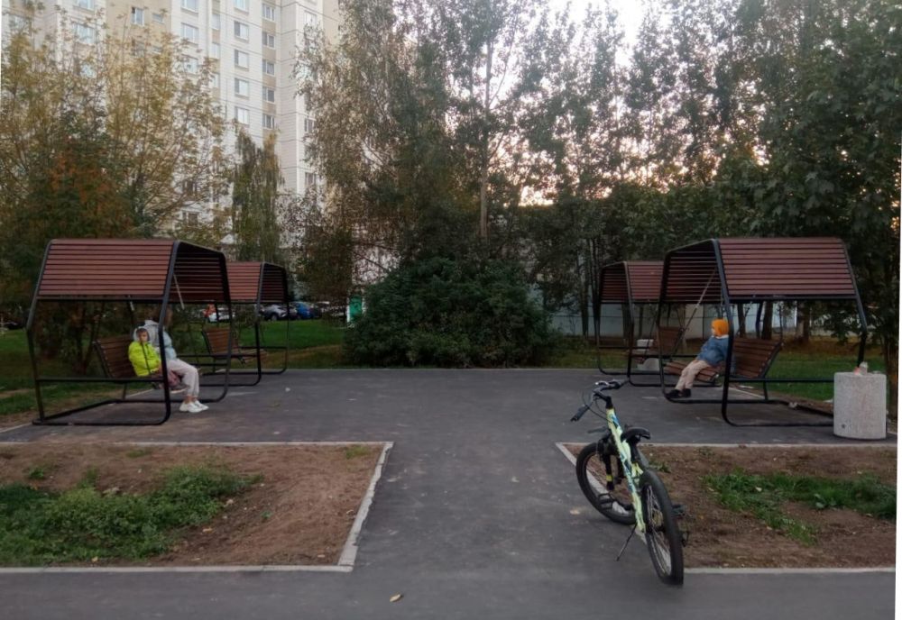 Фотографии Садово-парковые качели «Грани Вуд»
