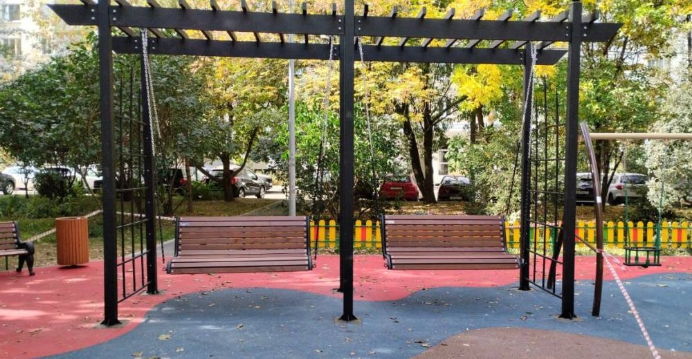 Фотографии Качели садово-парковые «Зимний сад» двойные