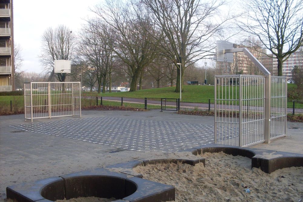 Фотографии Ворота для минифутбола и стритбольная стойка  из нержавеющей стали