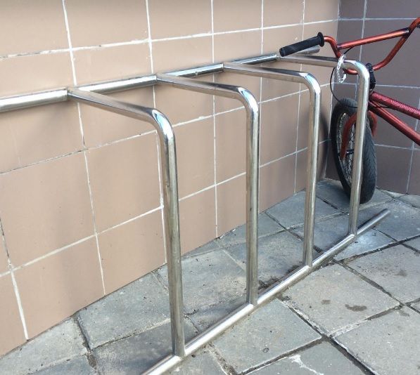 Фото Велопарковка пристенная Мэр