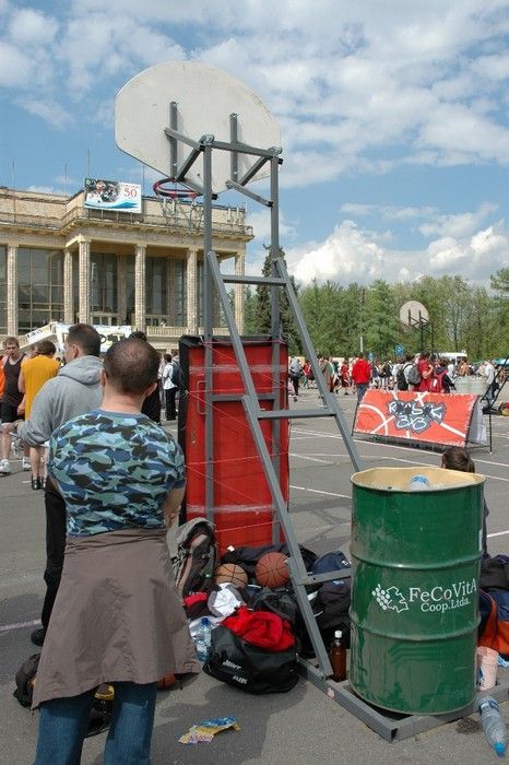 Фотографии Стойка стритбольная складная с фанерным щитом  Pioner A12397