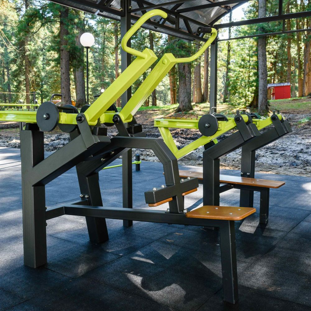 Фотографии Уличный тренажер Вертикальная тяга с переменной нагрузкой