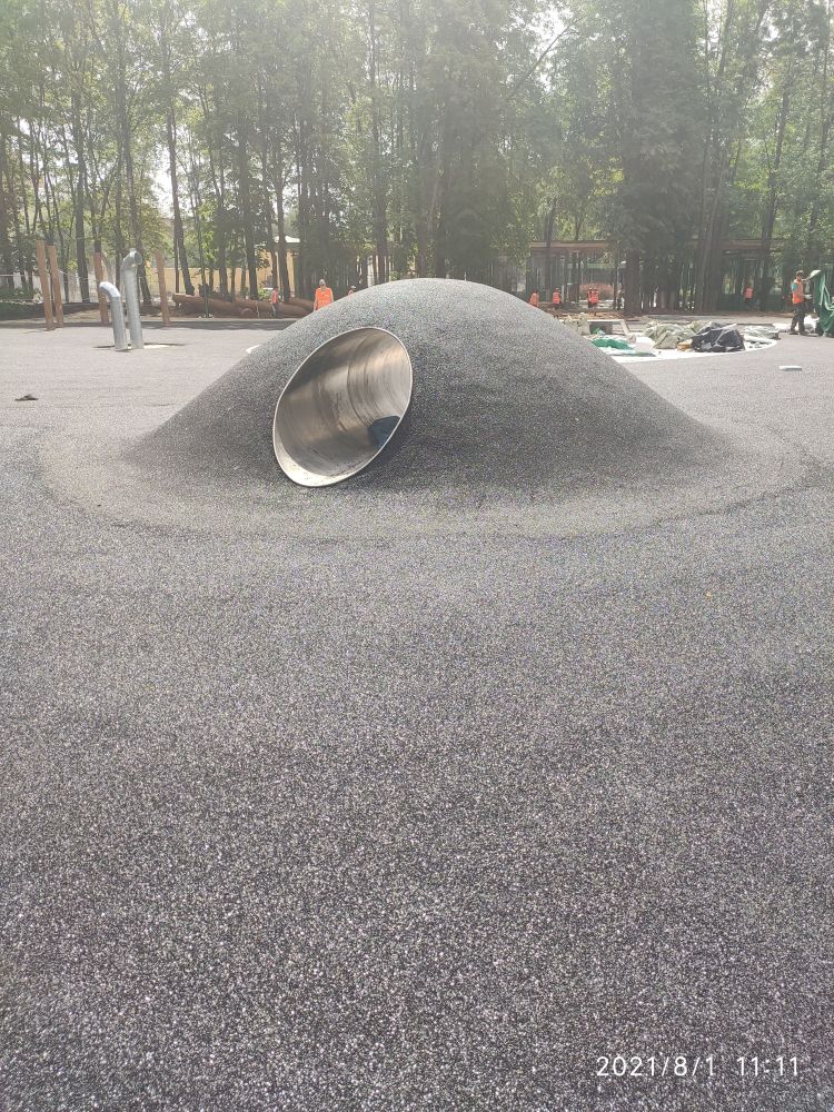 Фото Тоннель в холме