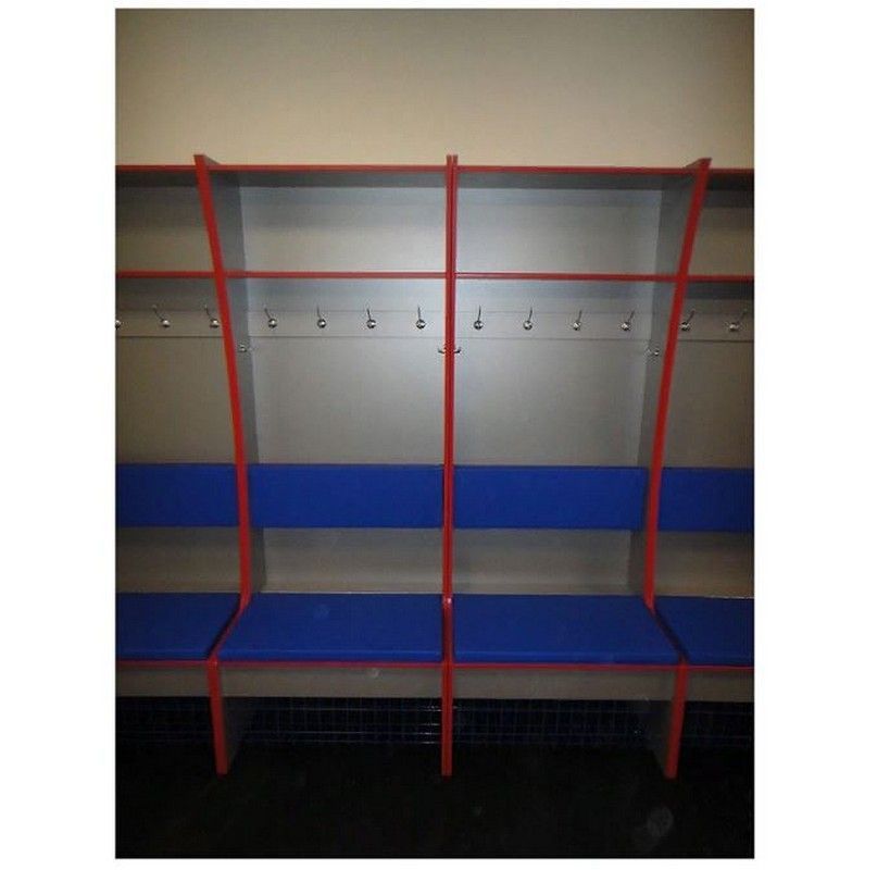 Фотографии Место индивидуальное для переодевания хоккеиста или вратаря