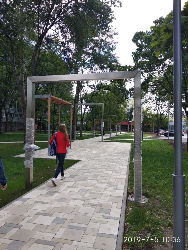 Фотографии Арка декоративная большая из нержавейки