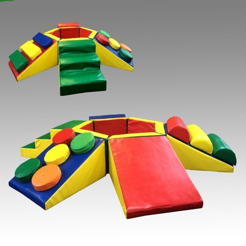 Сухой бассейн шестиугольный с шестью горками, рассчитан на 500 шаров Pioner A11098