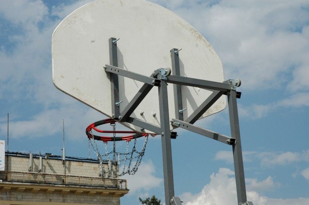 Фотографии Стойка стритбольная складная с фанерным щитом  Pioner A12397