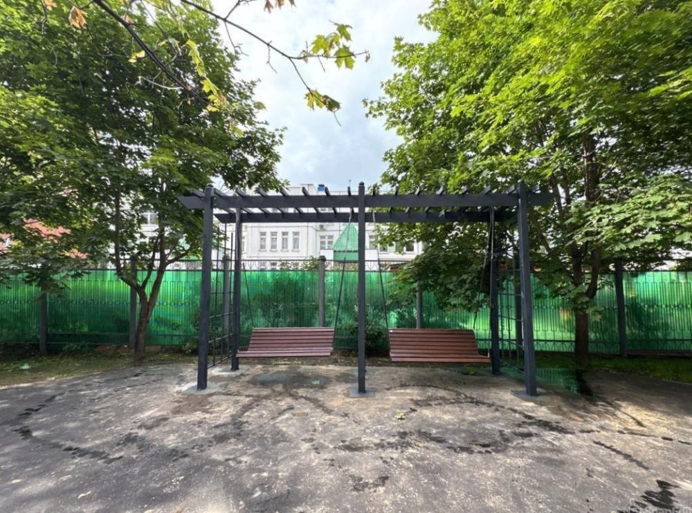 Фотографии Качели садово-парковые «Зимний сад» двойные