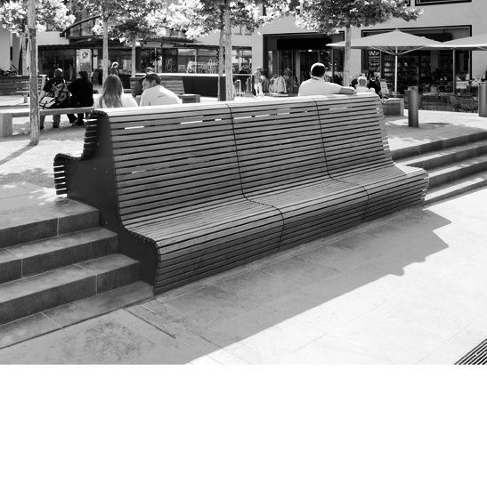 Фото Скамья на ступениях