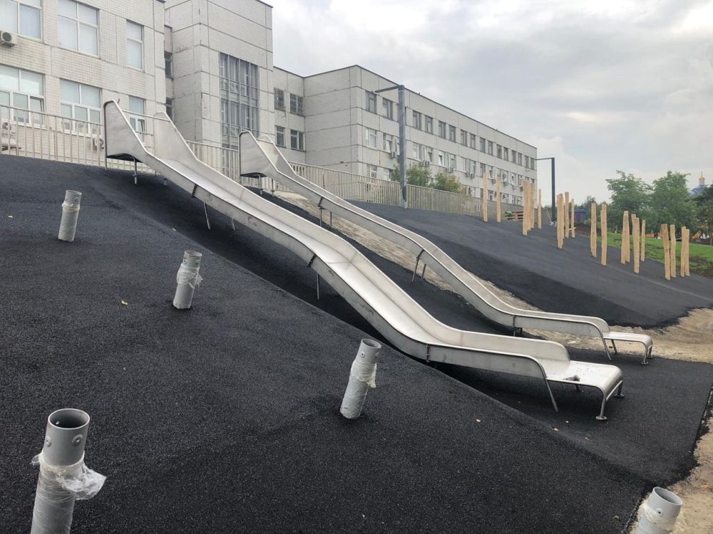 Фото Горка из нержавейки с П-образным скатом