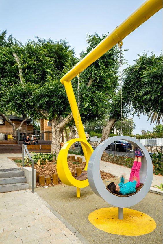 Фото Вращающийся шезлонг