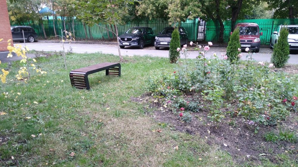 Фотографии Скамейка стальная «Флеш» без спинки