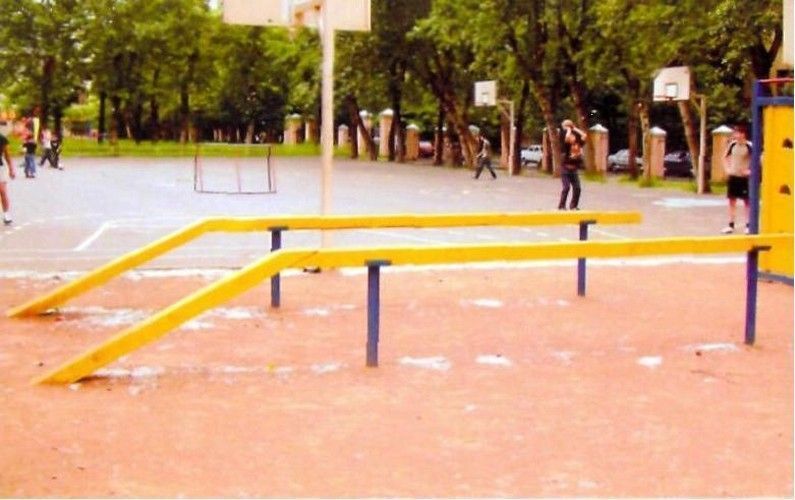 Фото Бревно гимнастическое на металл. ножках 12х12 см Pioner A15771