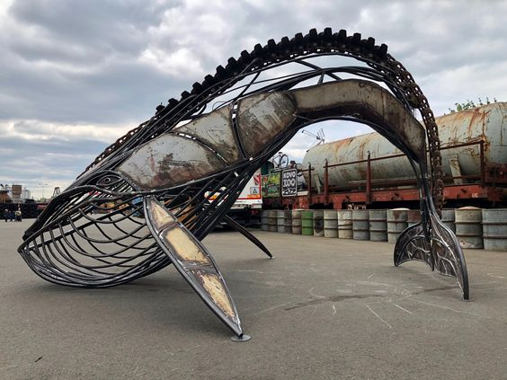 Фото Декоративная скульптура Кит