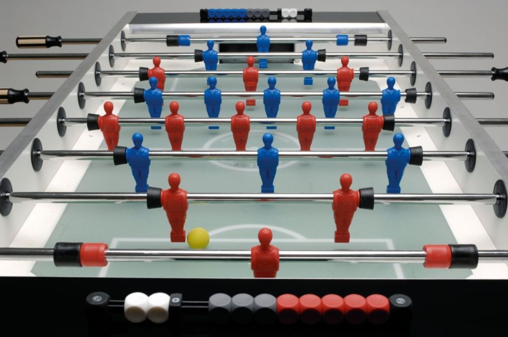 Фото Штанга сквозная на 3 игрока c футболистами красного цвета для футбола "Garlando", диаметр 15,8 мм