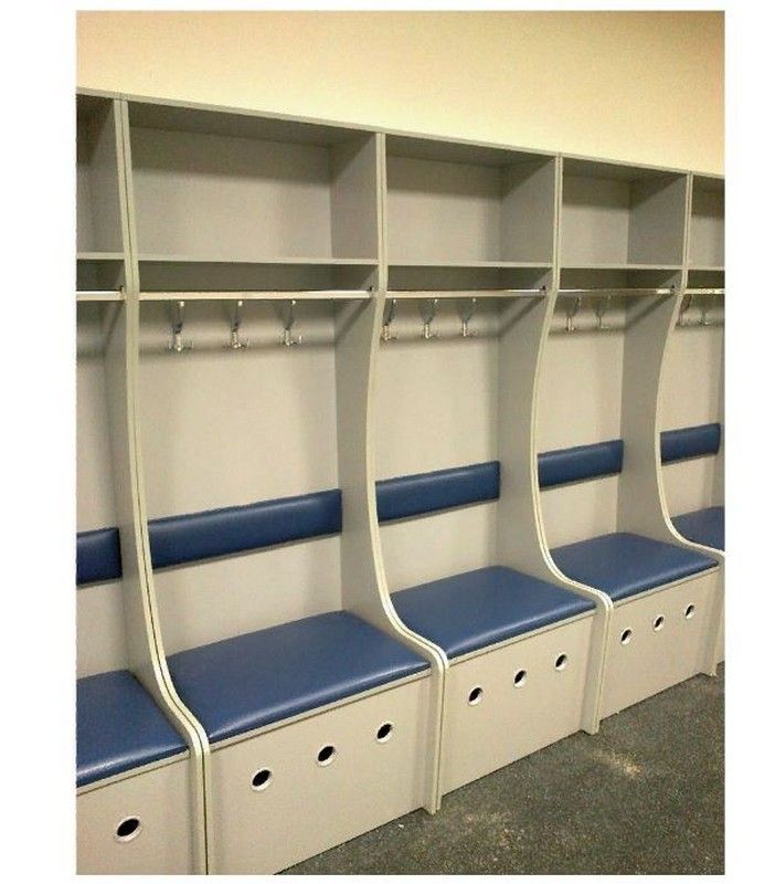 Фотографии Место индивидуальное для переодевания хоккеиста или вратаря