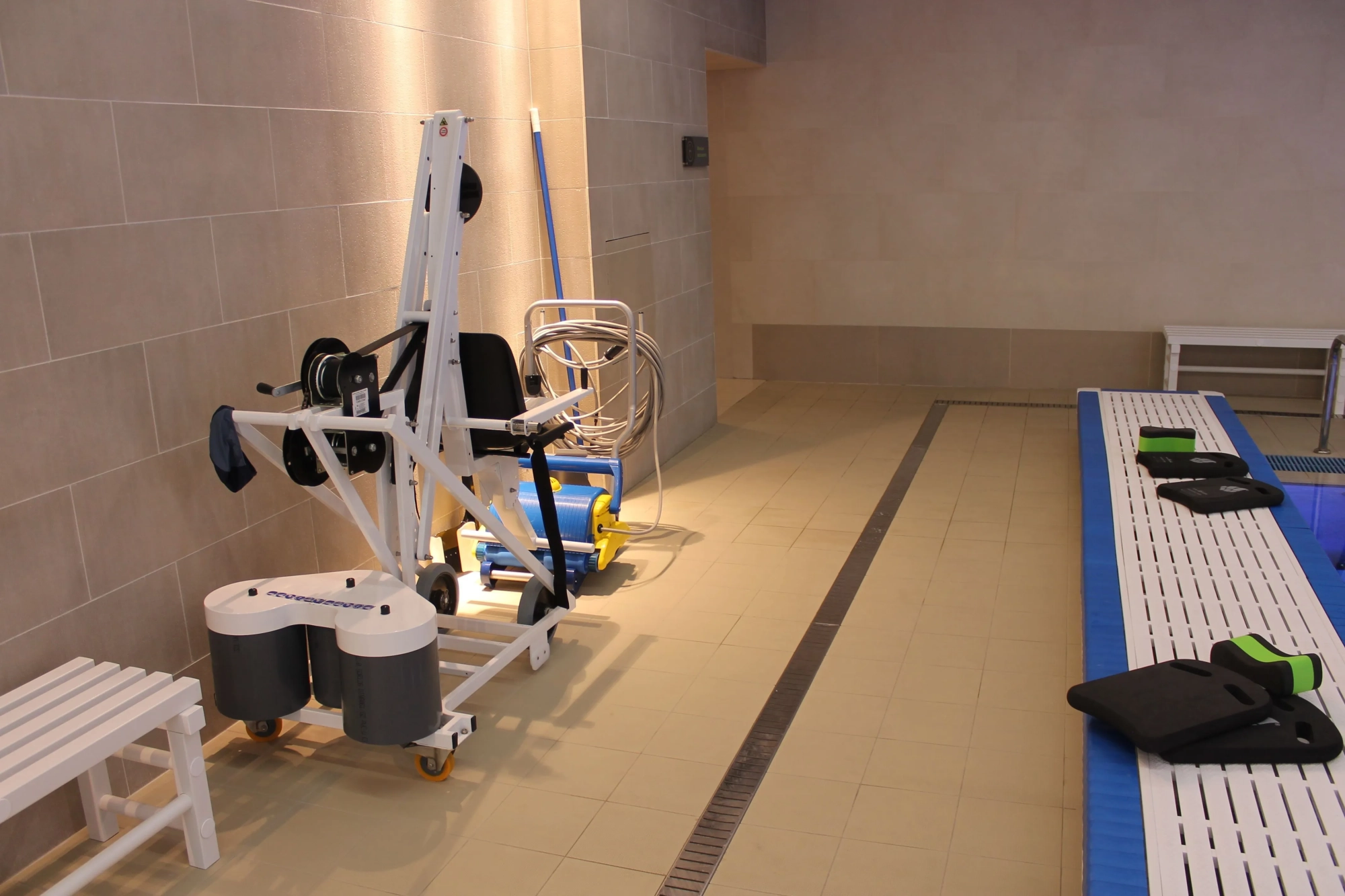 Фотографии Подъемник Uni–Kart